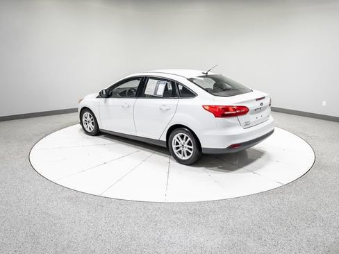 Used 2016 Ford Focus SE FWD image 28