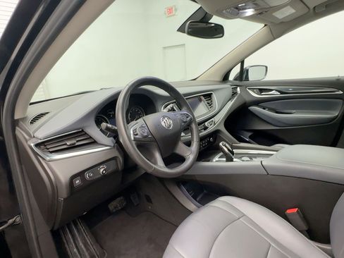 Used 2018 Buick Enclave Essence image 4