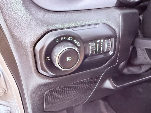 Used 2021 Jeep Wrangler Sport AWD/4WD image 11