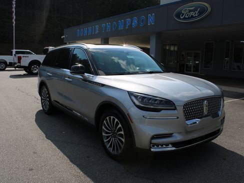 Used 2021 Lincoln Aviator Reserve w/ Equipment Group 201A image 1