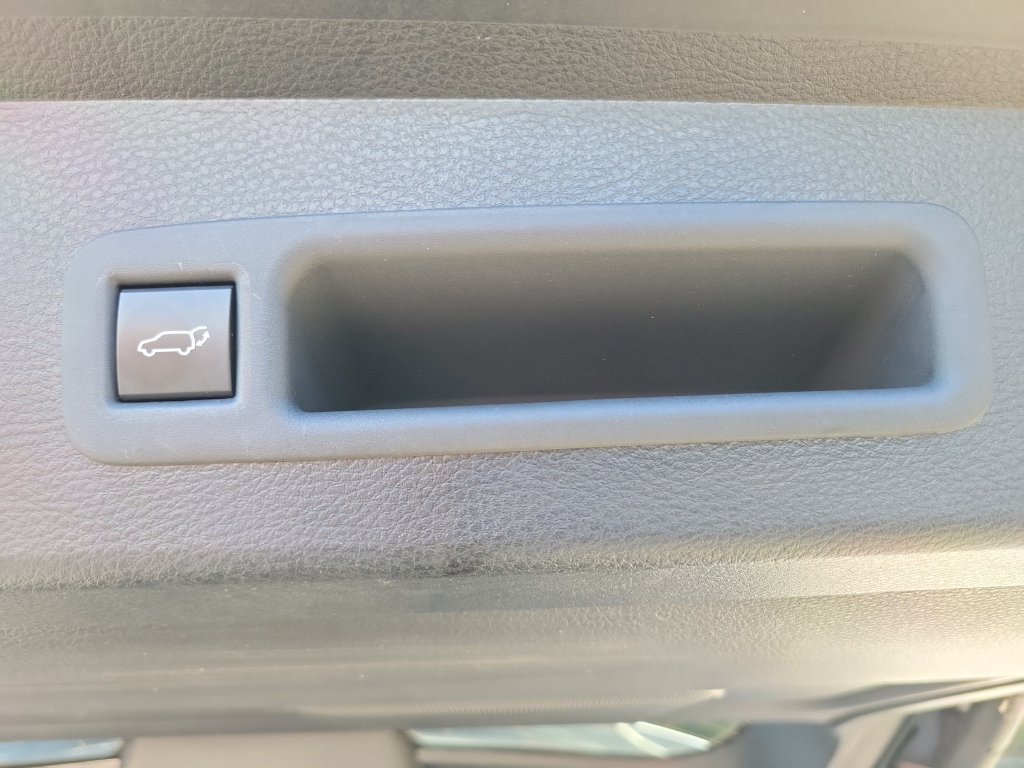 Used 2026 Toyota Sienna LE FWD image 10