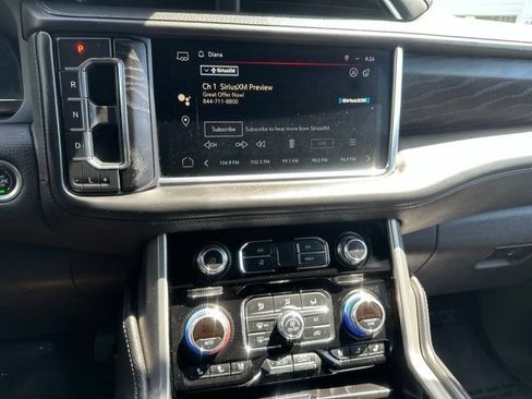 Used 2022 GMC Yukon XL Denali AWD/4WD image 27