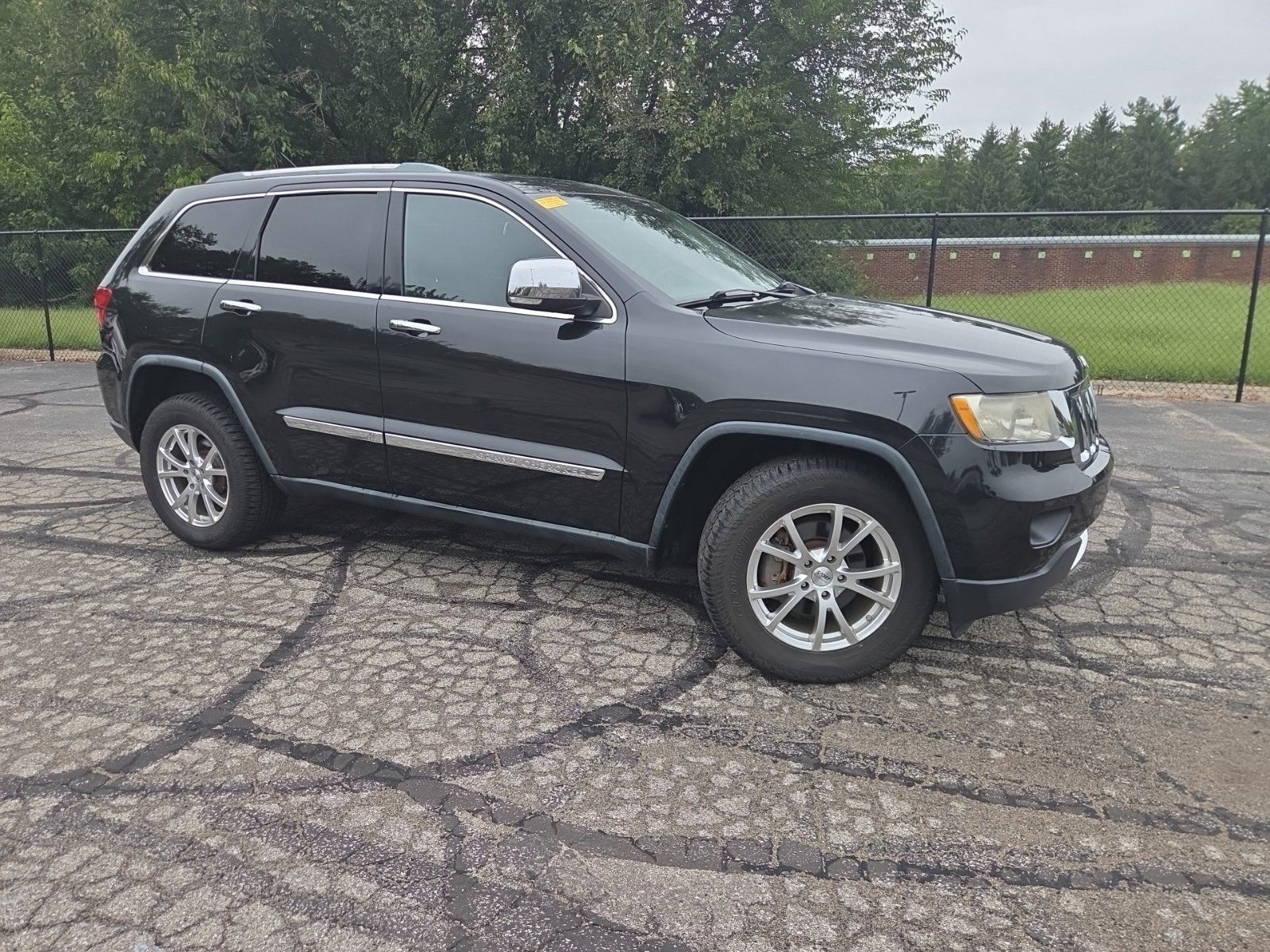 Used 2012 Jeep Grand Cherokee Limited w/ Trailer Tow Group AWD/4WD image 3
