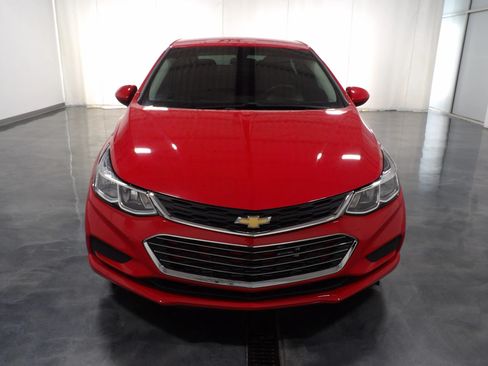Used 2018 Chevrolet Cruze LS FWD image 2