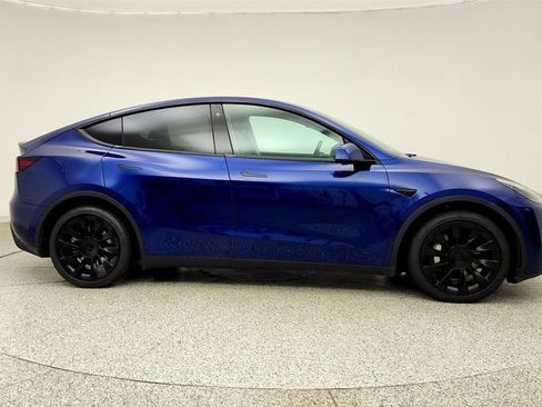Used 2022 Tesla Model Y Long Range AWD/4WD image 4