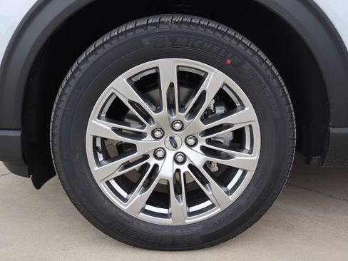 New 2026 Ford Explorer Active w/ Active Comfort Package AWD/4WD image 34