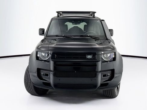 Used 2022 Land Rover Defender 110 V8 AWD/4WD image 2