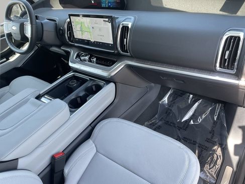 New 2026 Ford Expedition Max Platinum w/ Platinum Ultimate Package AWD/4WD image 11