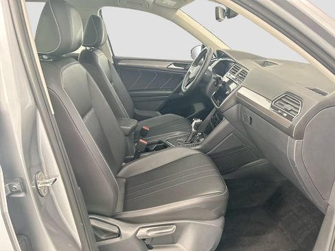 Used 2023 Volkswagen Tiguan SE FWD image 18