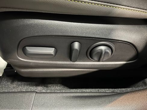 New 2026 Chevrolet Trax ACTIV w/ Sunroof Package FWD image 26