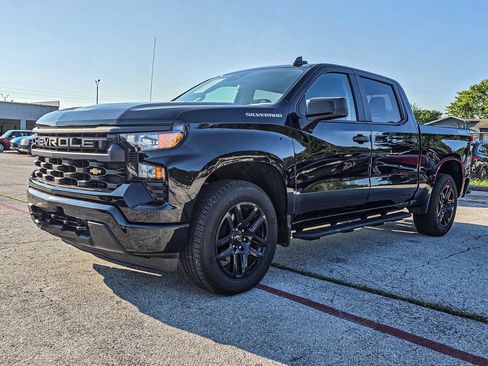 Used 2024 Chevrolet Silverado 1500 Custom AWD/4WD image 3