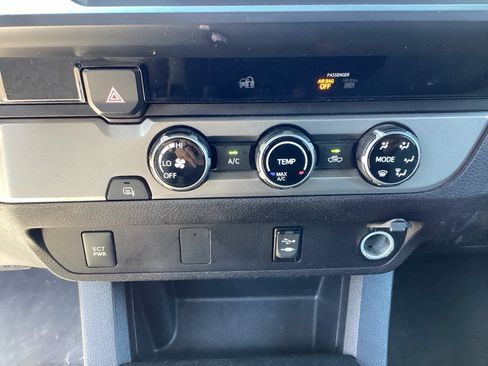 Used 2016 Toyota Tacoma SR w/ SR Convenience Package image 20