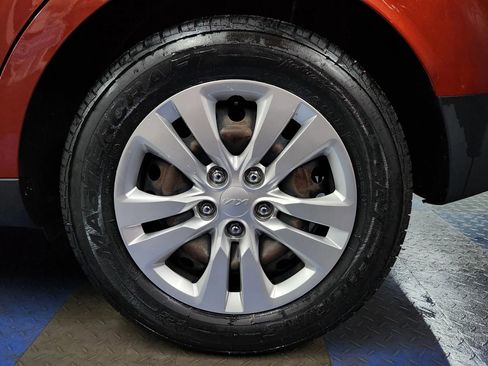 Used 2022 Kia Soul LX image 64