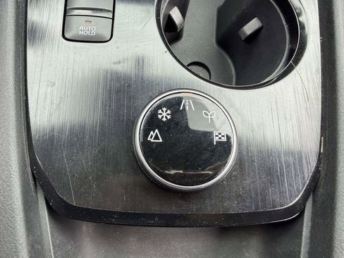 Used 2024 Nissan Rogue S AWD/4WD image 26