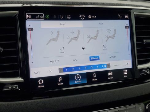 Used 2024 Chrysler Pacifica Touring-L FWD image 24