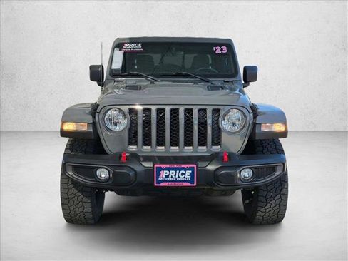 Used 2023 Jeep Gladiator Rubicon w/ Cold Weather Group AWD/4WD image 2