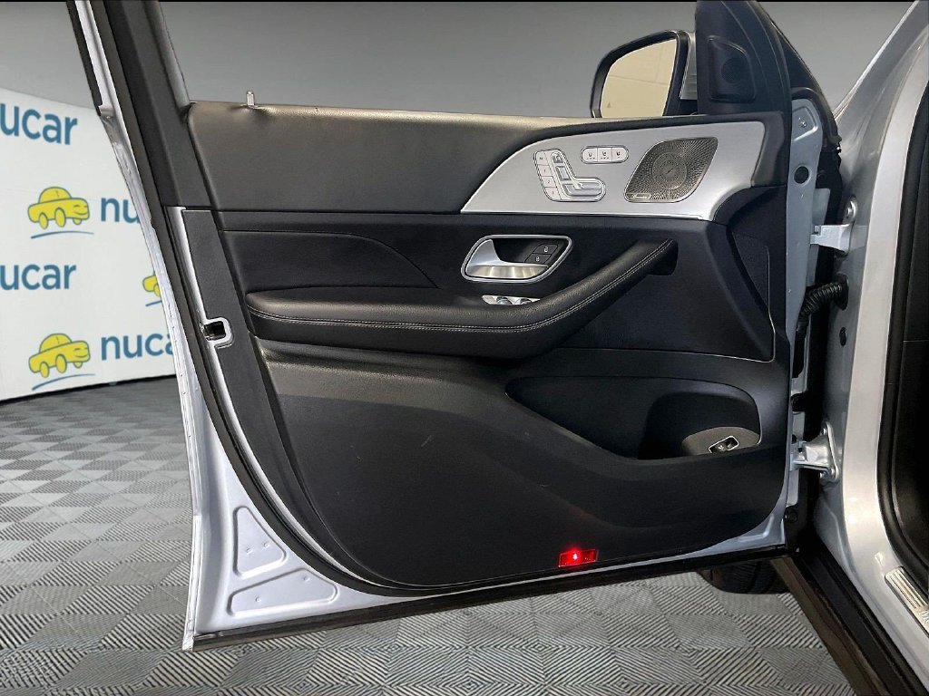 Used 2025 Mercedes-Benz GLS 450 4MATIC image 9