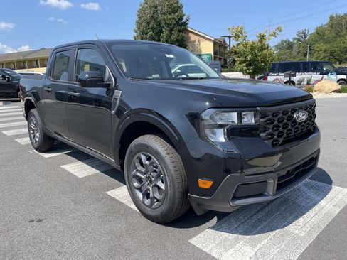 New 2025 Ford Maverick XLT w/ XLT Luxury Package AWD/4WD image 3