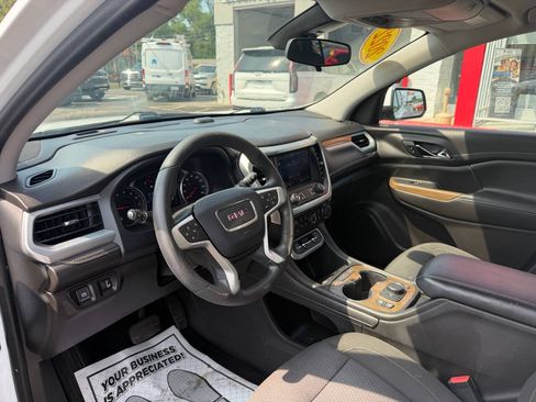 Used 2022 GMC Acadia SLE w/ Driver Convenience Package FWD image 9