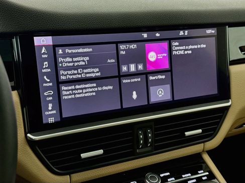 Certified 2021 Porsche Cayenne Coupe AWD/4WD image 18