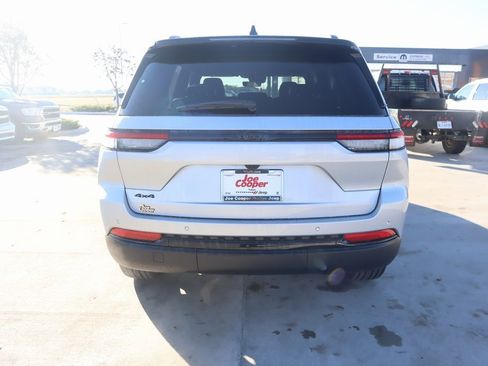 New 2025 Jeep Grand Cherokee Limited image 22