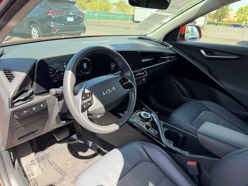 Used 2023 Kia Niro Wind w/ Wind Preserve Package FWD image 15
