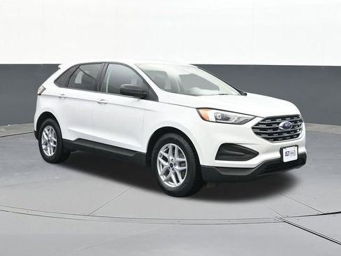 Used 2021 Ford Edge SE image 21