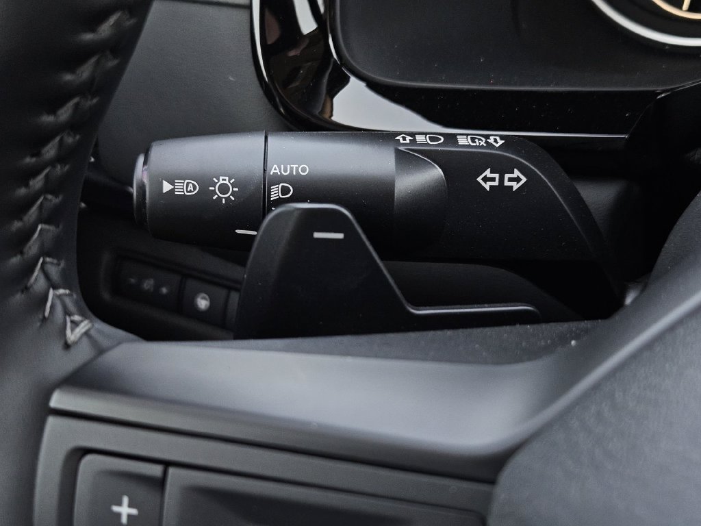 Certified 2026 Nissan Pathfinder SV FWD image 29