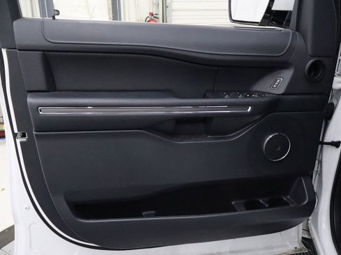 Certified 2022 Ford Expedition XLT image 13