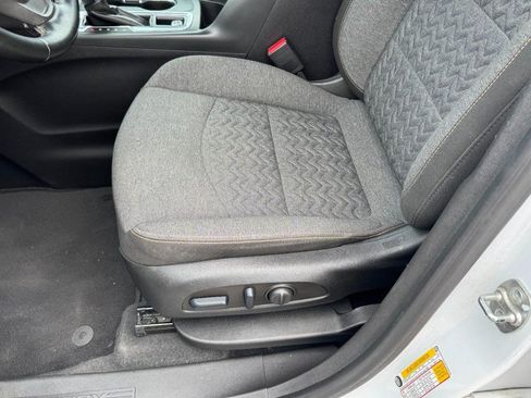 Used 2023 Chevrolet Equinox LT FWD image 24