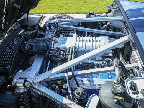 Used 2005 Ford GT RWD image 15