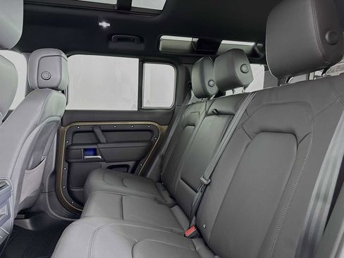 New 2026 Land Rover Defender 110 X-Dynamic SE image 21
