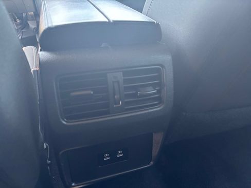 Used 2025 Nissan Rogue SV AWD/4WD image 24