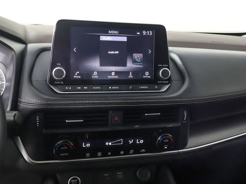 Used 2023 Nissan Rogue SV image 39