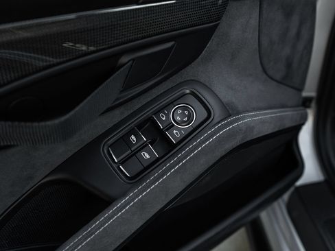 Used 2019 Porsche 911 GT2 RS RWD image 25