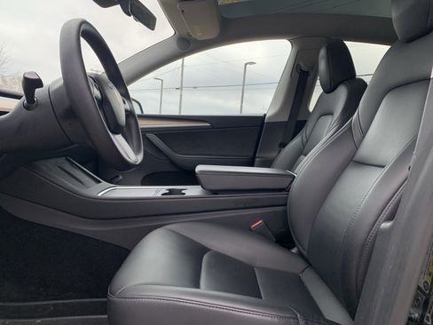 Used 2023 Tesla Model Y Long Range image 16