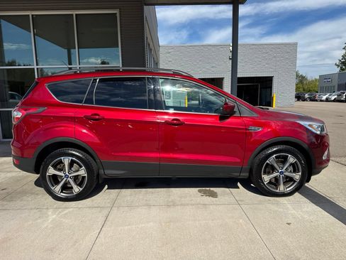 Certified 2017 Ford Escape SE w/ SE Leather Comfort Package AWD/4WD image 9