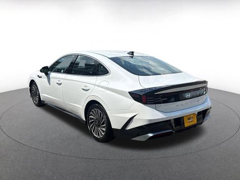 Used 2025 Hyundai Sonata SEL FWD image 12