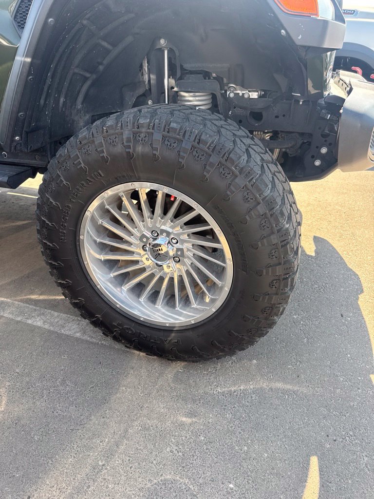 Used 2022 Jeep Gladiator Rubicon AWD/4WD image 2