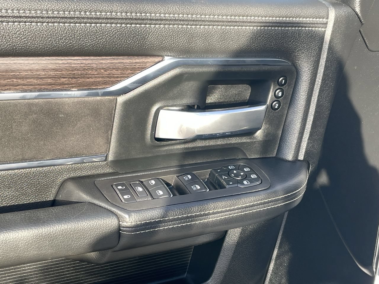 Used 2026 RAM 2500 Laramie AWD/4WD image 13