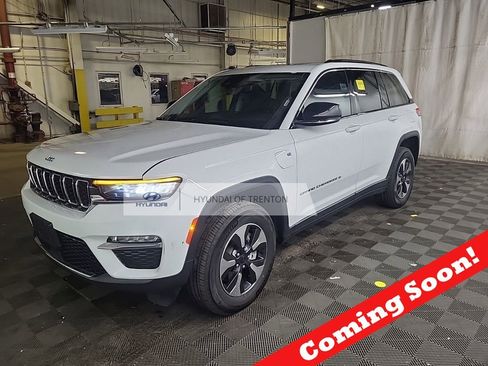 Used 2023 Jeep Grand Cherokee 4WD 4xe image 1