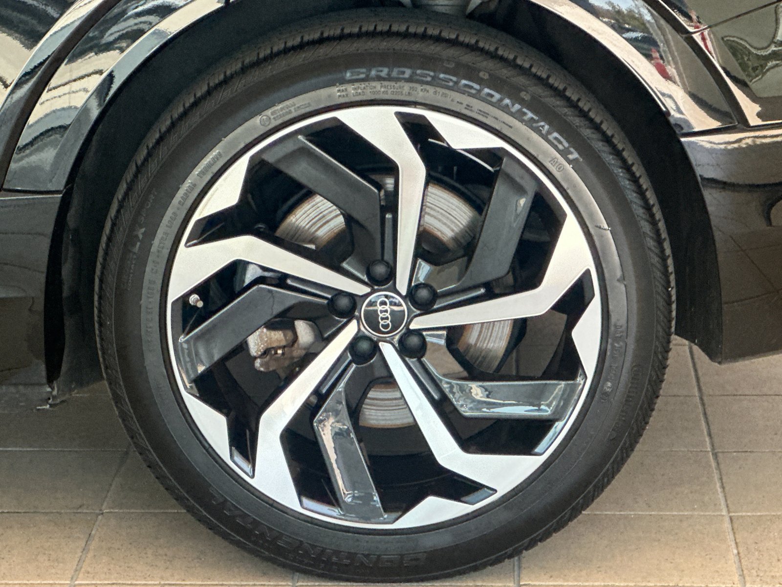 Used 2024 Audi Q8 e-tron Premium Plus w/ Premium Plus Package AWD/4WD image 24