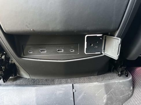 Used 2025 Cadillac Escalade Sport Platinum w/ LPO, ONYX Package AWD/4WD image 19