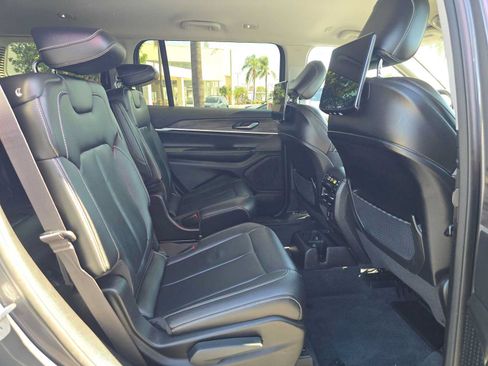 Used 2023 Jeep Grand Cherokee L Limited w/ Rear Seat Video Group I AWD/4WD image 12
