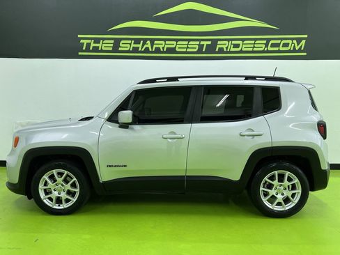Used 2019 Jeep Renegade Latitude FWD image 6