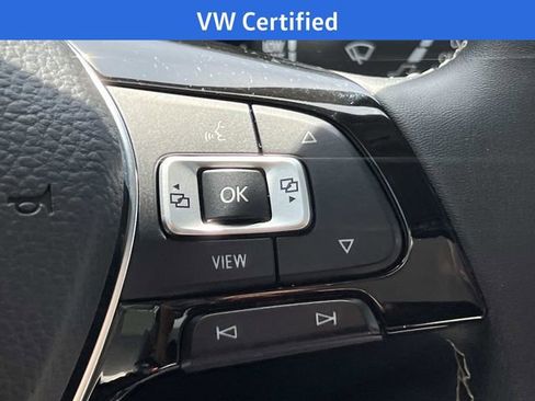 Used 2021 Volkswagen Tiguan SE w/ Panoramic Sunroof Package FWD image 22