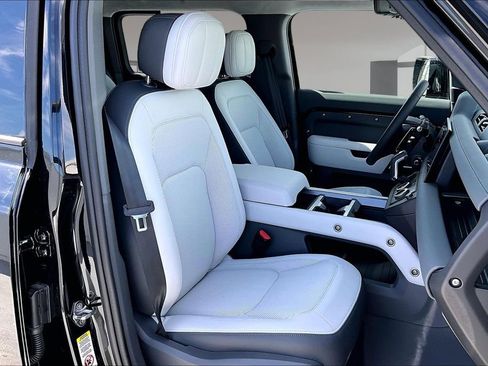 New 2025 Land Rover Defender 130 V8 AWD/4WD image 12