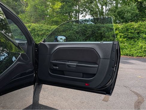 Used 2014 Dodge Challenger R/T RWD image 11