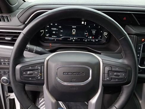 Used 2023 GMC Yukon XL Denali image 26