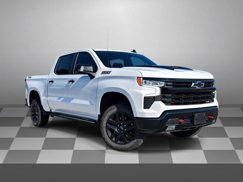 Used 2024 Chevrolet Silverado 1500 LT Trail Boss w/ LT Trail Boss Premium Package AWD/4WD image 1